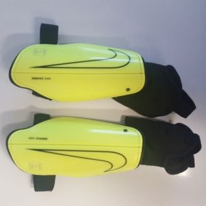 Nike Charge Soccer size XL 4' 7" - 4' 11"